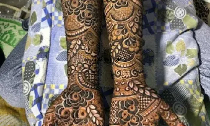 Kanha Mehandi  Artist  in  Jammu